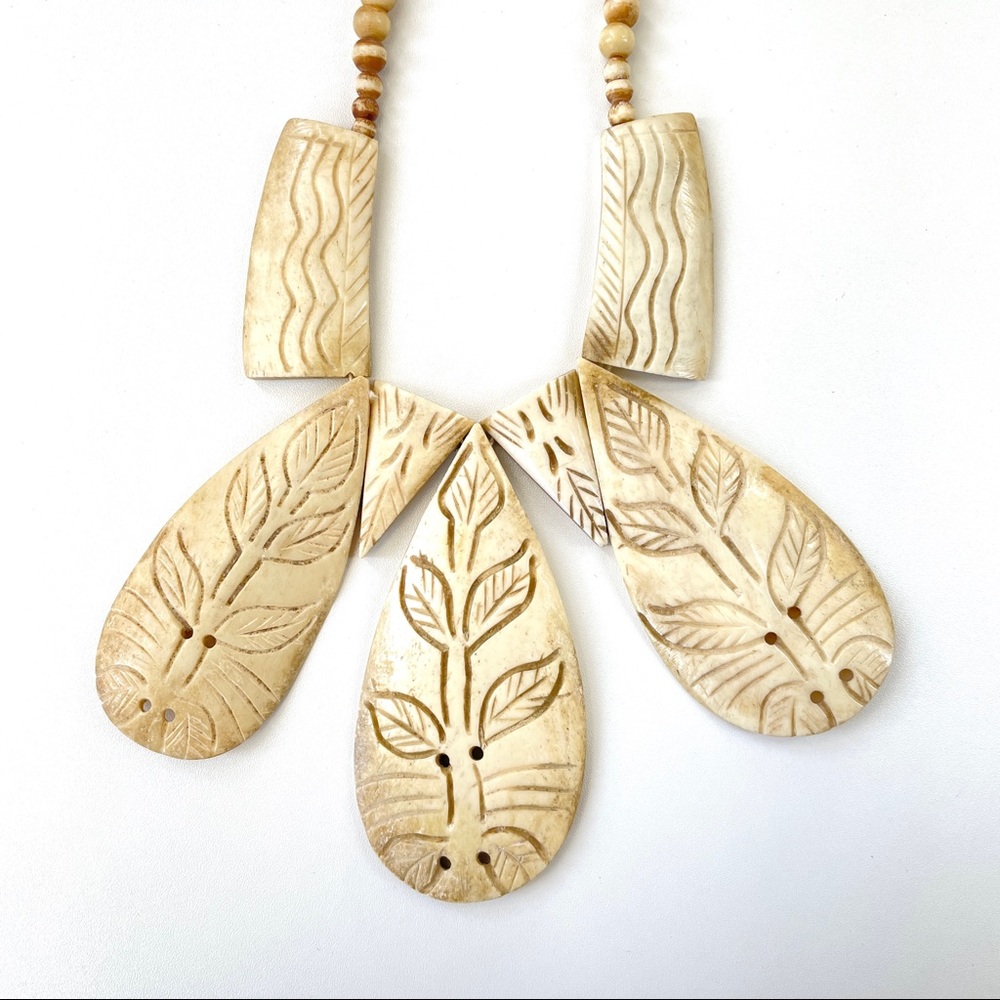 Vintage 1970s Artisan Etched Bone Statement Necklace - Picture 6 of 17